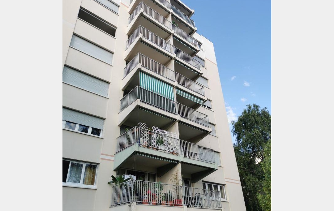 Annonces CROIXROUSSE : Apartment | SAINTE-FOY-LES-LYON (69110) | 61 m2 | 189 000 € 