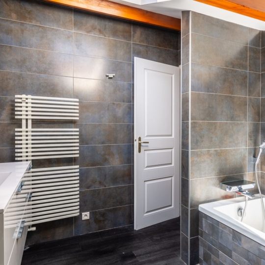  Annonces CROIXROUSSE : Maison / Villa | FRANCHEVILLE (69340) | 175 m2 | 895 000 &euro; 