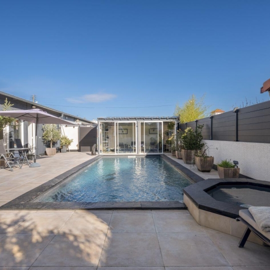  Annonces CROIXROUSSE : Maison / Villa | DECINES-CHARPIEU (69150) | 384 m2 | 790 000 &euro; 