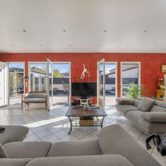  Annonces CROIXROUSSE : Maison / Villa | DECINES-CHARPIEU (69150) | 384 m2 | 790 000 &euro; 