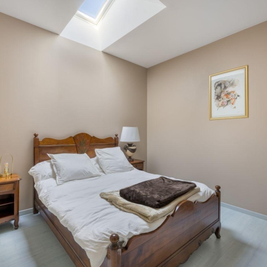  Annonces CROIXROUSSE : Maison / Villa | DECINES-CHARPIEU (69150) | 384 m2 | 790 000 &euro; 