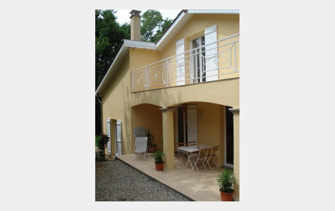 Annonces CROIXROUSSE : Maison / Villa | FRANCHEVILLE (69340) | 135 m2 | 2 150 € 