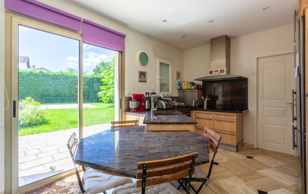 Annonces CROIXROUSSE : Maison / Villa | FRANCHEVILLE (69340) | 175 m2 | 895 000 &euro; 