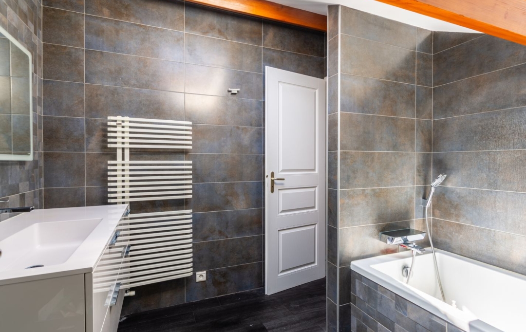 Annonces CROIXROUSSE : Maison / Villa | FRANCHEVILLE (69340) | 175 m2 | 895 000 &euro; 