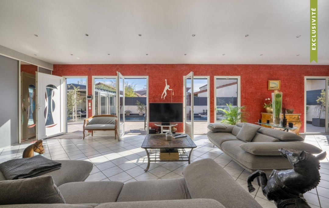 Annonces CROIXROUSSE : Maison / Villa | DECINES-CHARPIEU (69150) | 384 m2 | 790 000 &euro; 