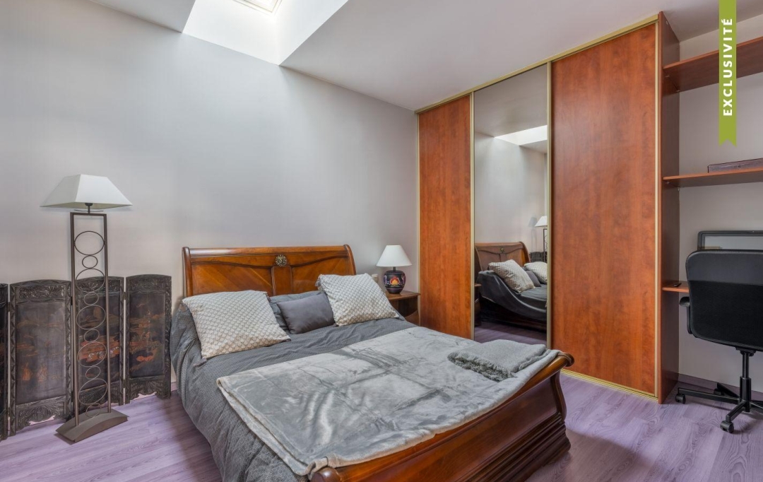 Annonces CROIXROUSSE : Maison / Villa | DECINES-CHARPIEU (69150) | 384 m2 | 790 000 &euro; 